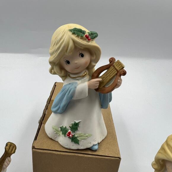 Vintage Set 3 Homco Christmas Ceramic Carolers Holiday Figurines Harp Mandolin - Picture 14 of 14